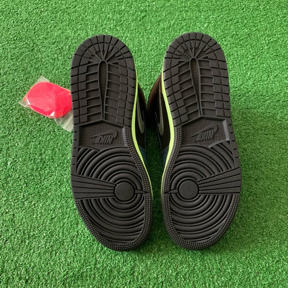 -Edm- 🍉Air Jordan 1 High ‘Royal Toe’ (WMNS 6) - Picture 7 of 10